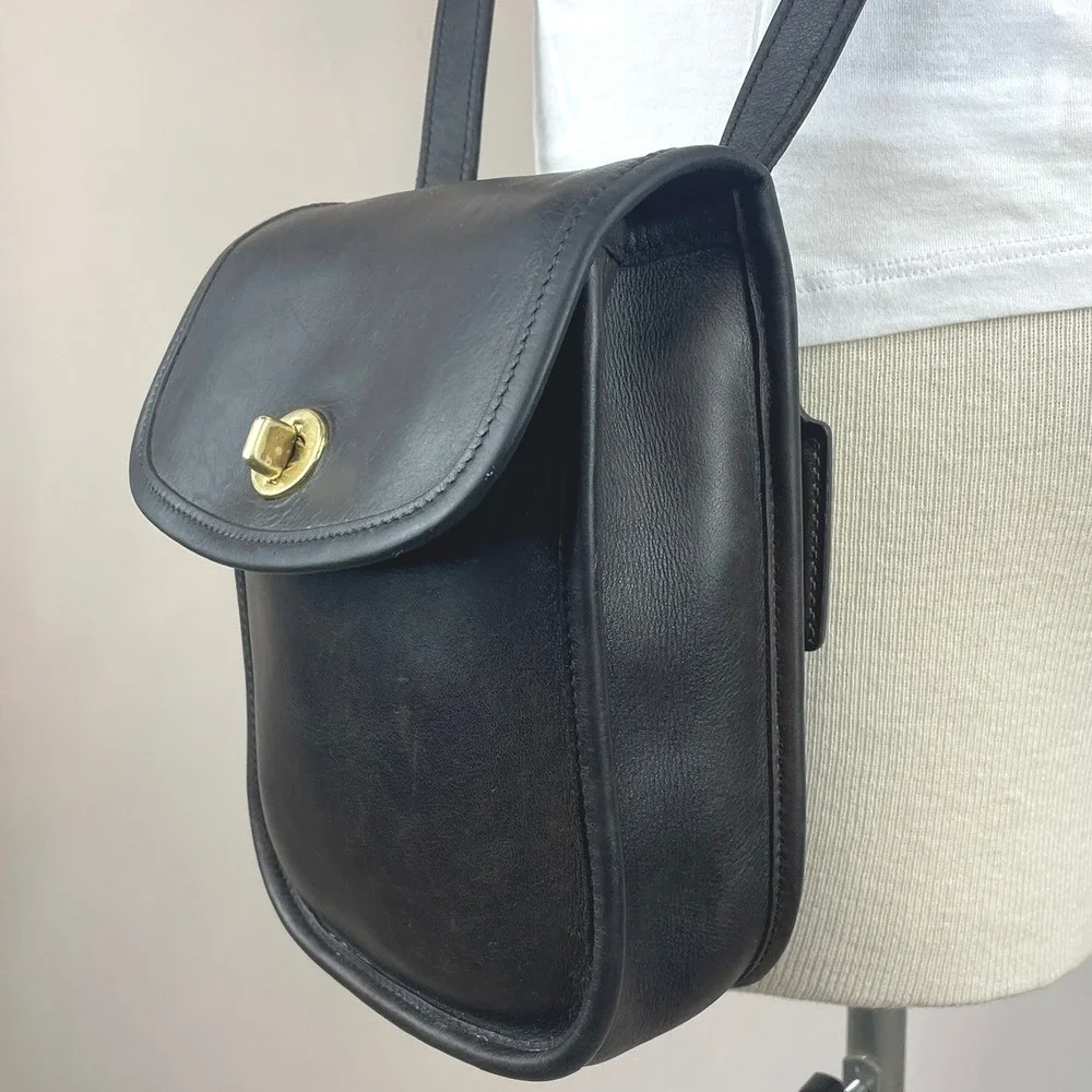 Vintage COACH Side‎ Pack 9978 Crossbody Bag Black Leather Turn Lock Costa Rica